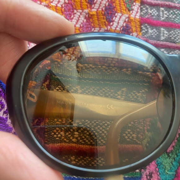 CHANEL Quilted Pearl Tortoise Oval Sunglasses - Picture 4 of 8